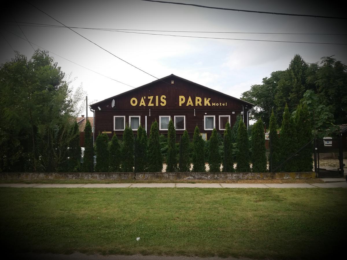 Oazis Park Motel Ráckeve Екстериор снимка